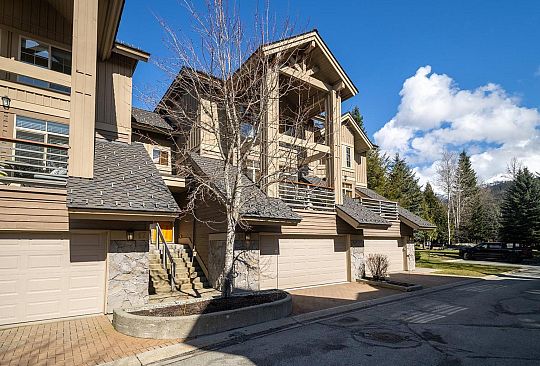 18-8030 Nicklaus North Boulevard Whistler BC Canada