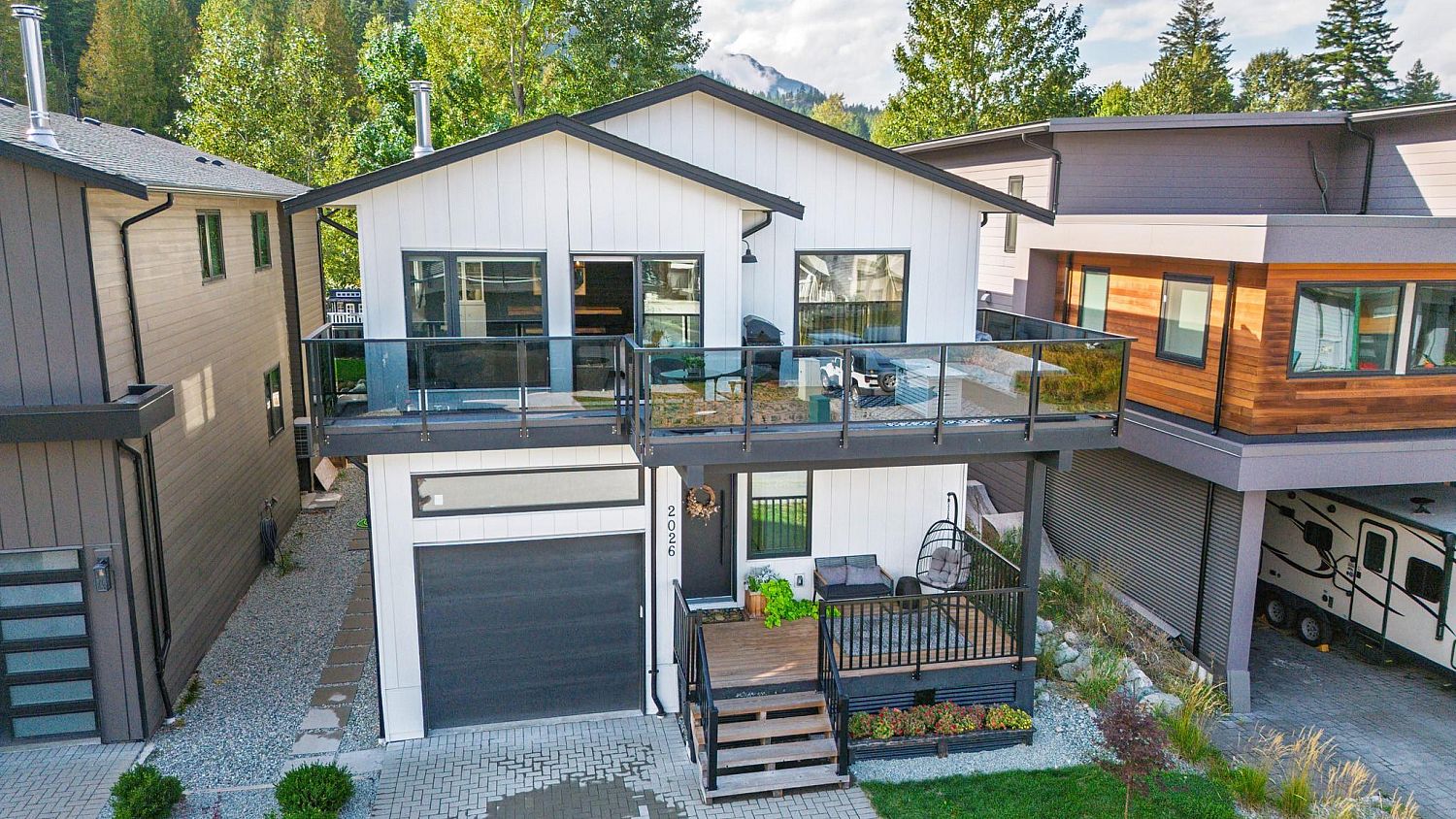 2026 Tiyata Boulevard, Pemberton