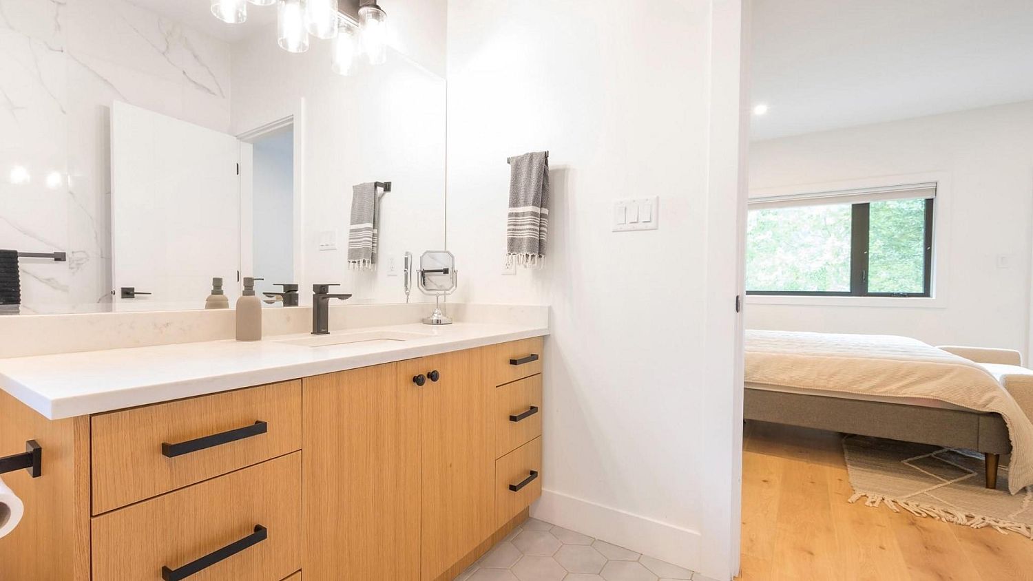 2026 Tiyata Boulevard, Pemberton