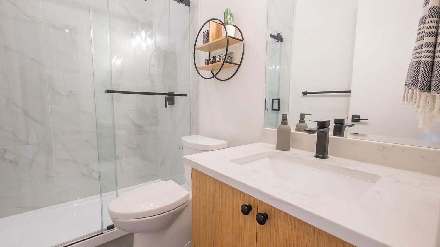 2026 Tiyata Boulevard, Pemberton