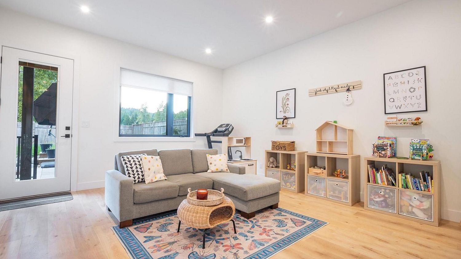 2026 Tiyata Boulevard, Pemberton