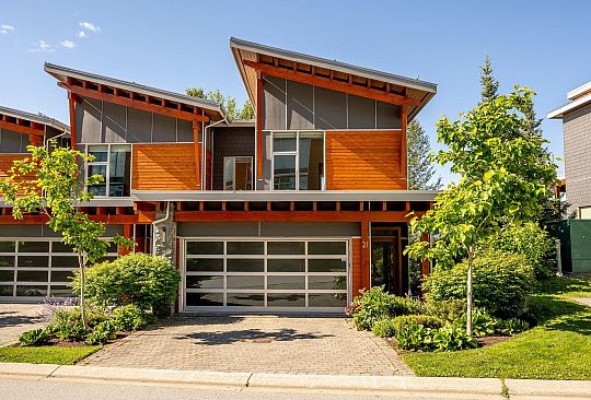 21-8400 Ashleigh McIvor Drive Whistler BC Canada