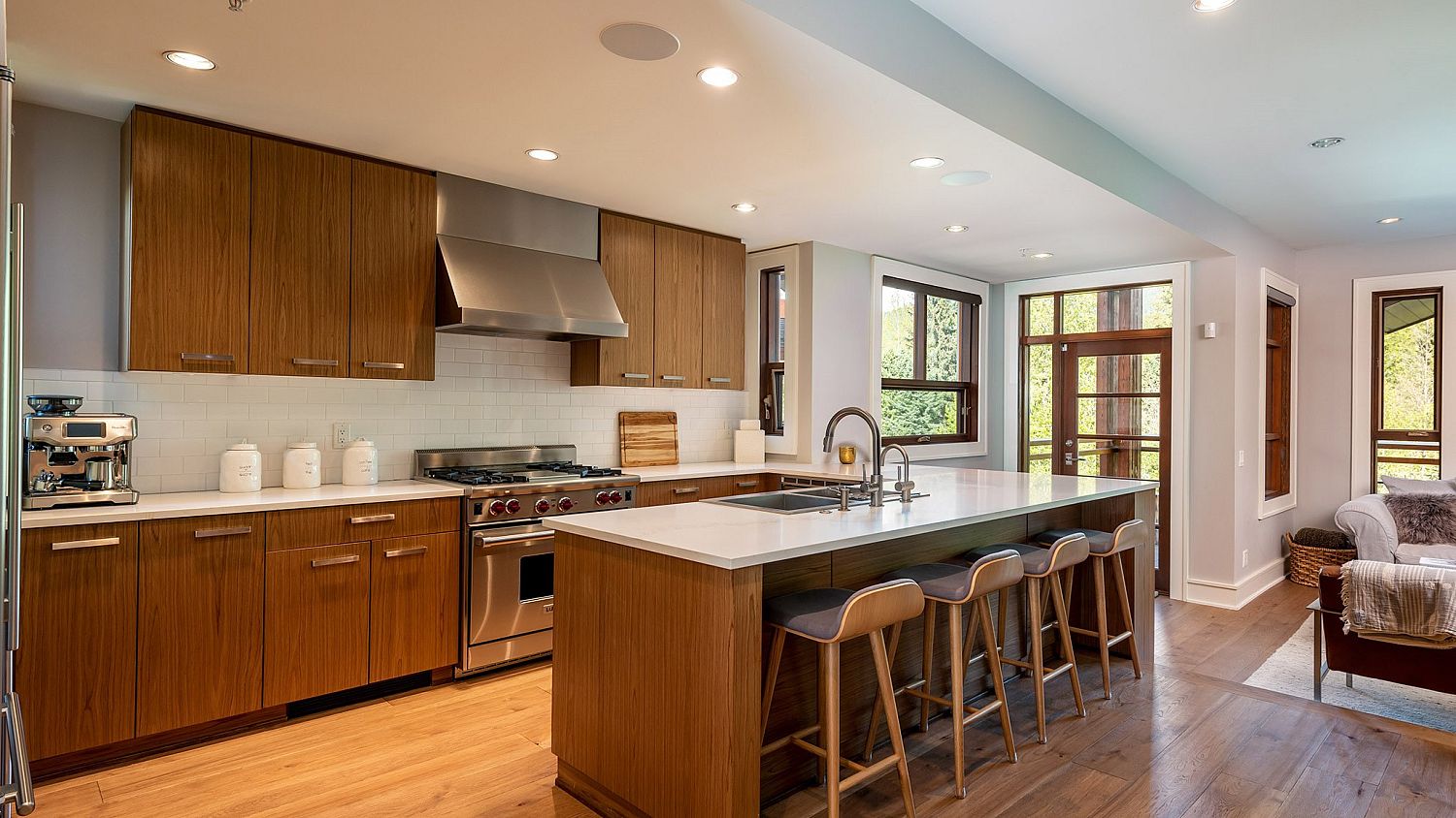 25 Fitzsimmons Walk