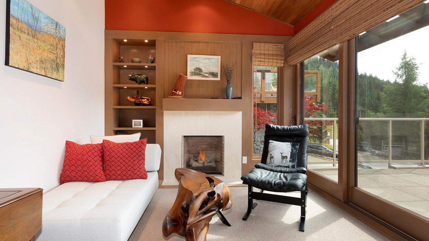 2566 Snowridge Crescent