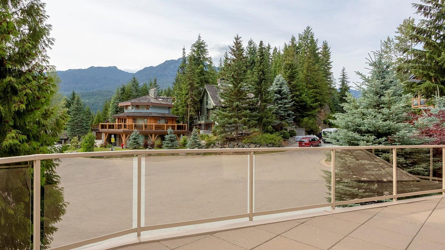 2566 Snowridge Crescent