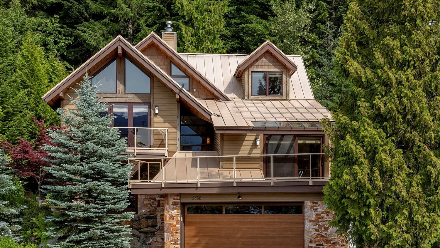 2566 Snowridge Crescent