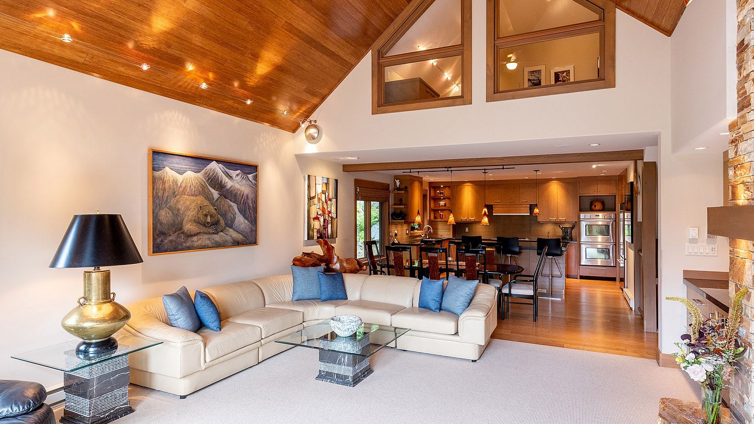 2566 Snowridge Crescent