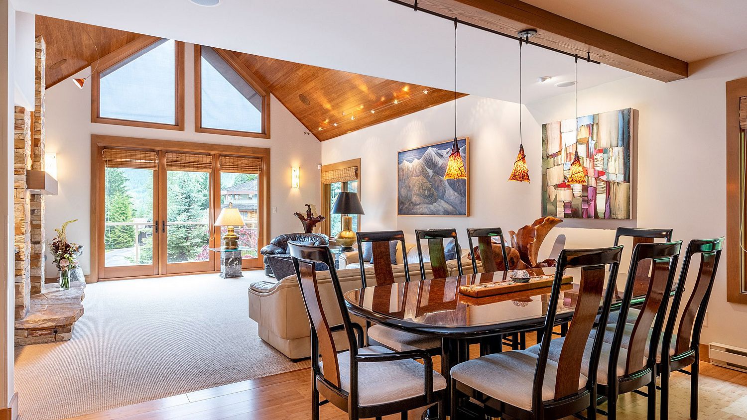 2566 Snowridge Crescent