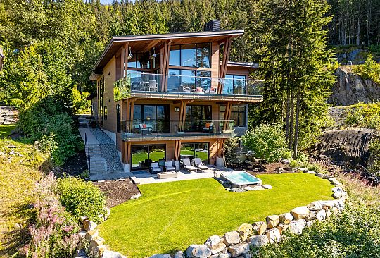 2919 Heritage Peaks Trail Whistler BC Canada
