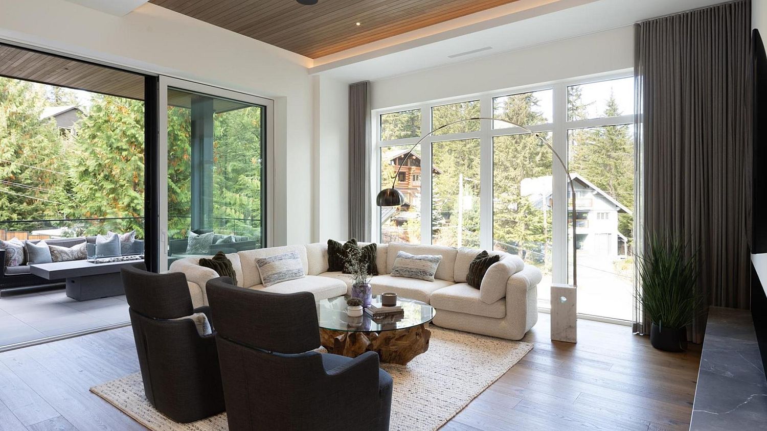 3218 Juniper Place
