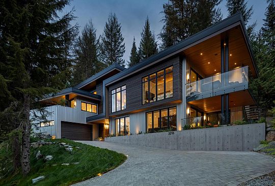 3218 Juniper Place Whistler BC Canada