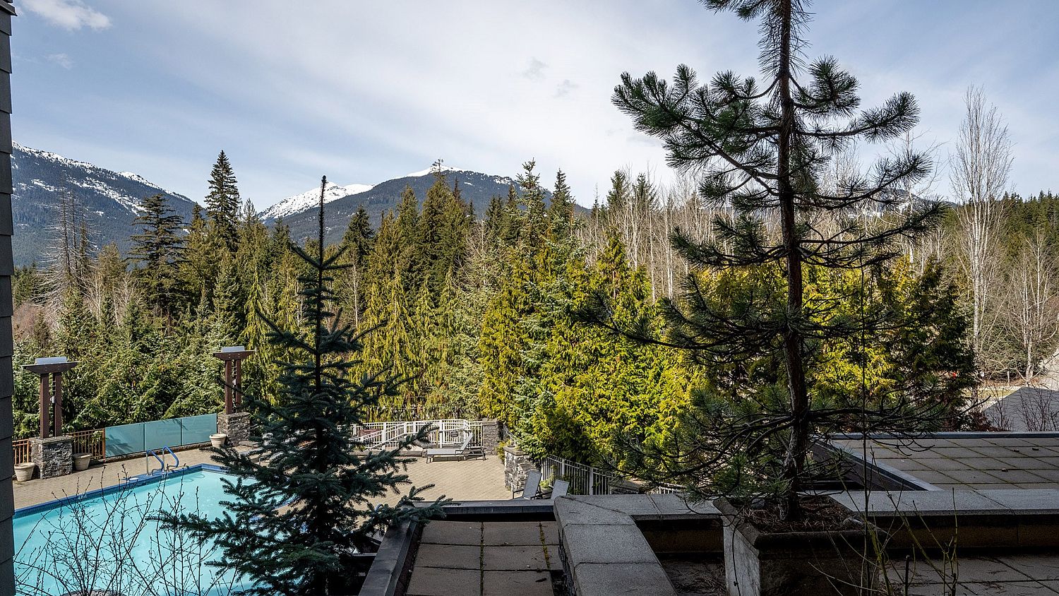 33 Four Seasons Private Residences