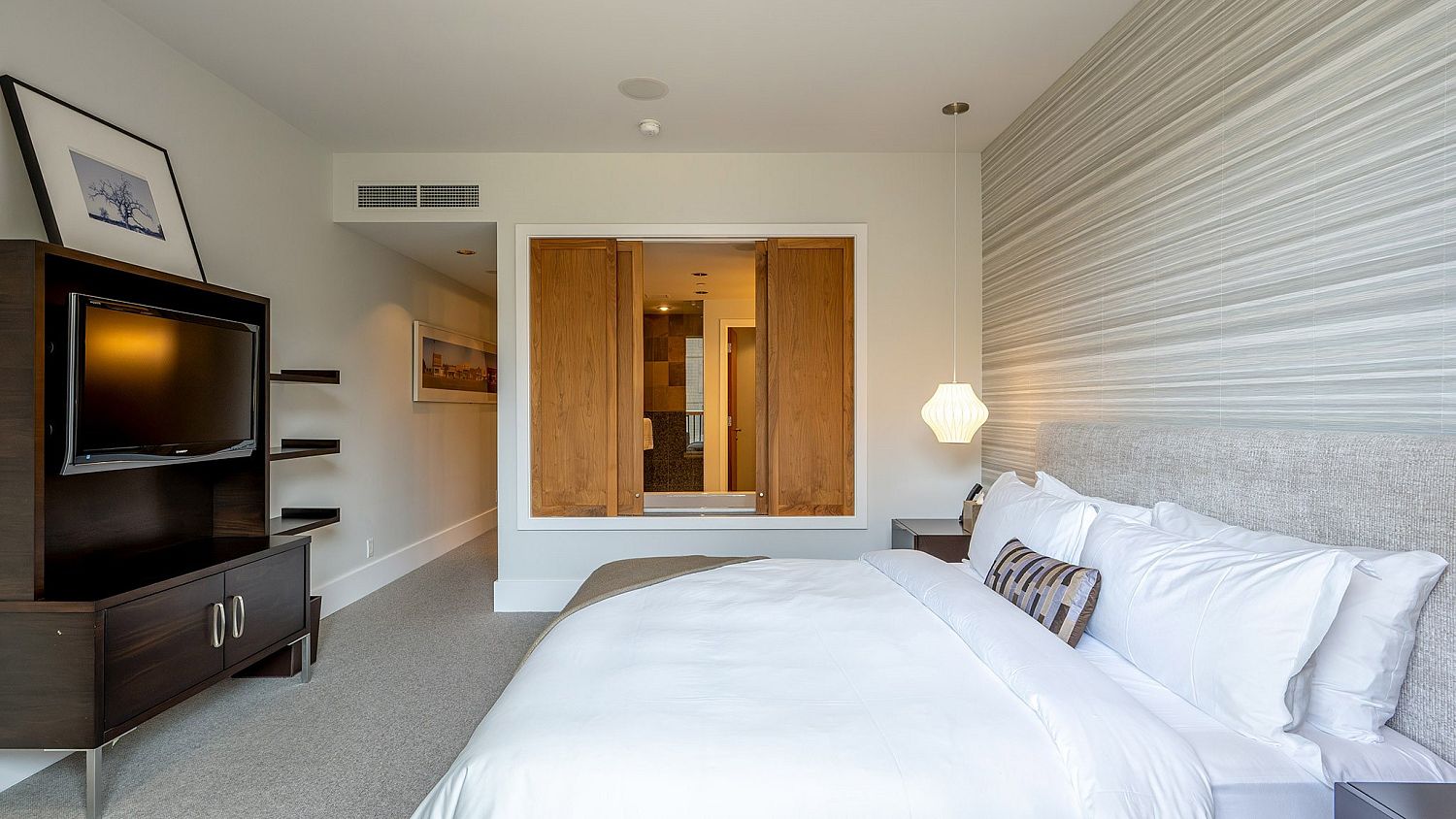 33 Four Seasons Private Residences