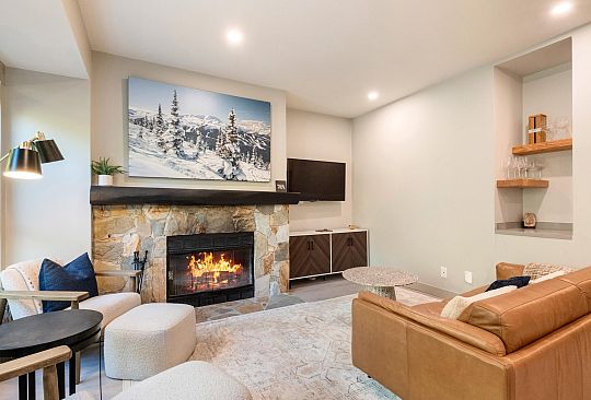 33-4652 Blackcomb Way Whistler BC Canada