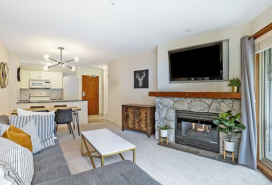 336-4800 Spearhead Drive Whistler BC Canada