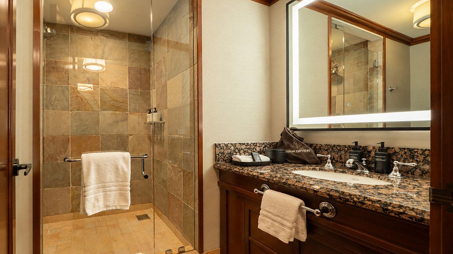 343 Four Seasons Resort