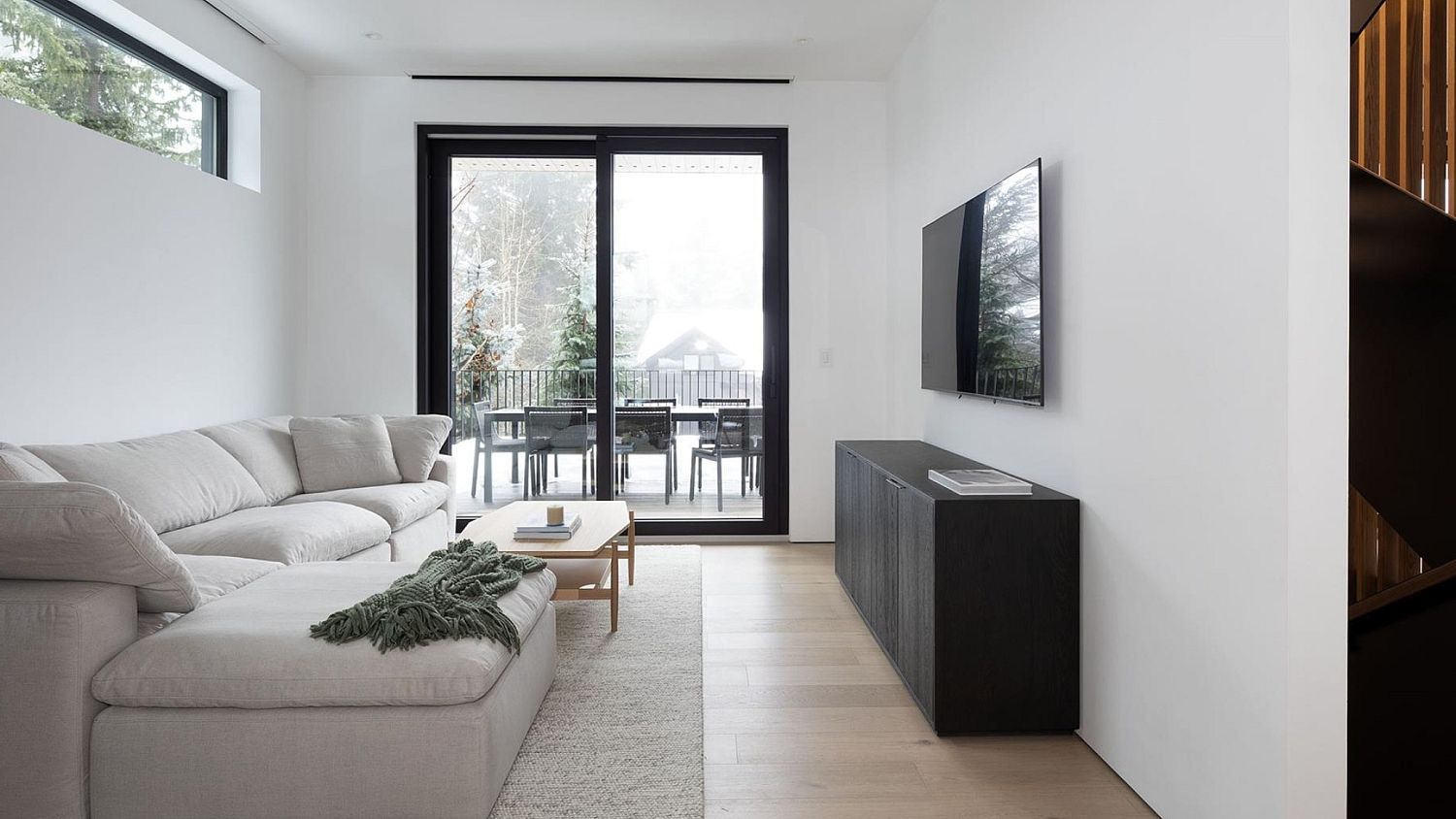 3565 Falcon Crescent