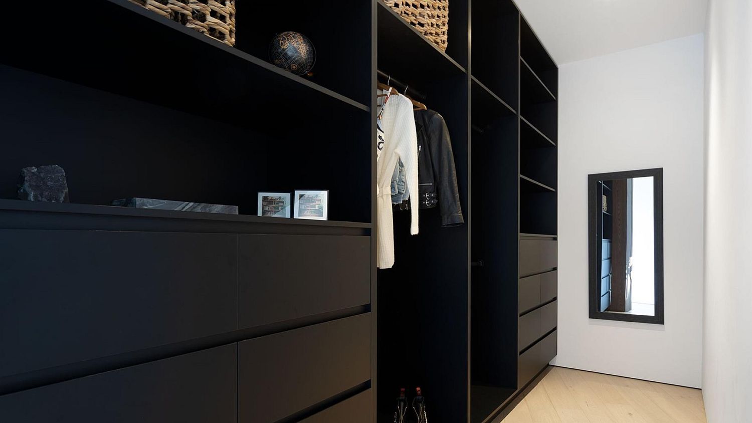 3565 Falcon Crescent