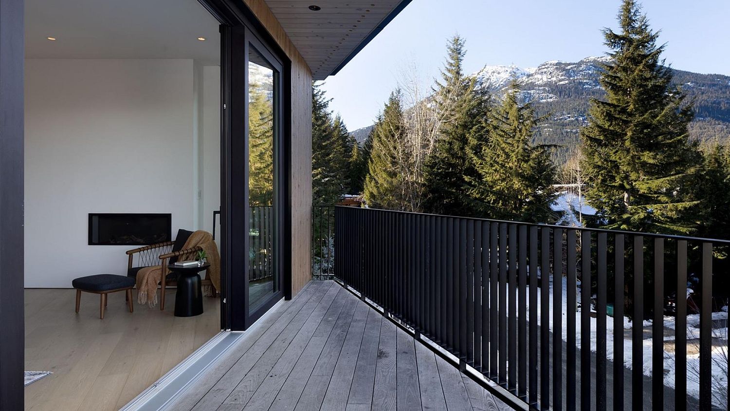 3565 Falcon Crescent