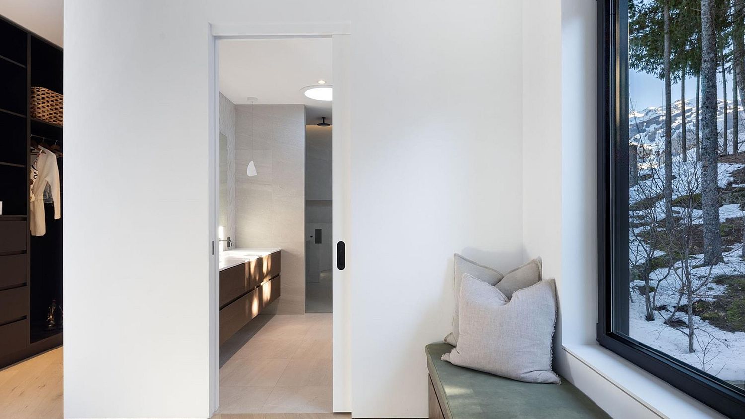 3565 Falcon Crescent