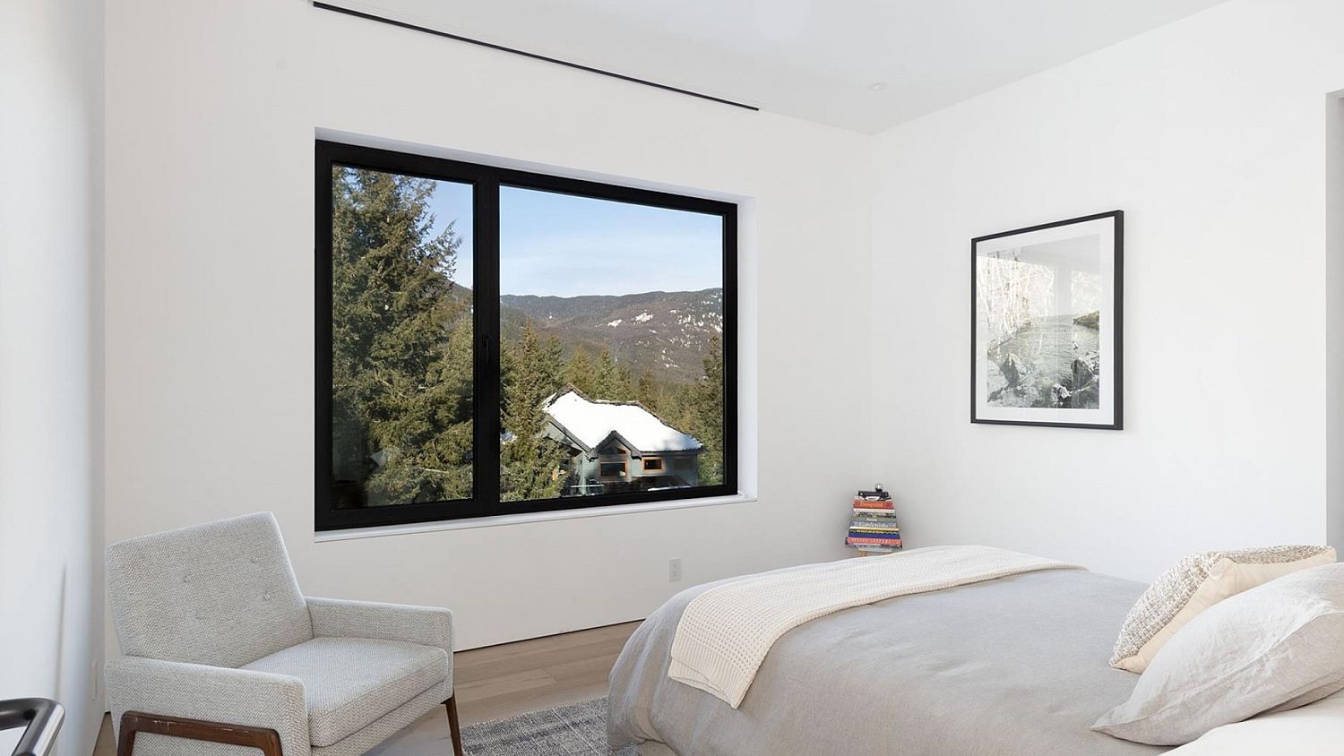 3565 Falcon Crescent