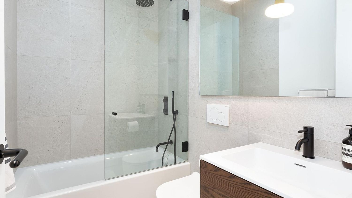 3565 Falcon Crescent