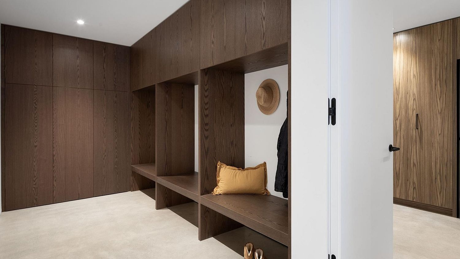 3565 Falcon Crescent