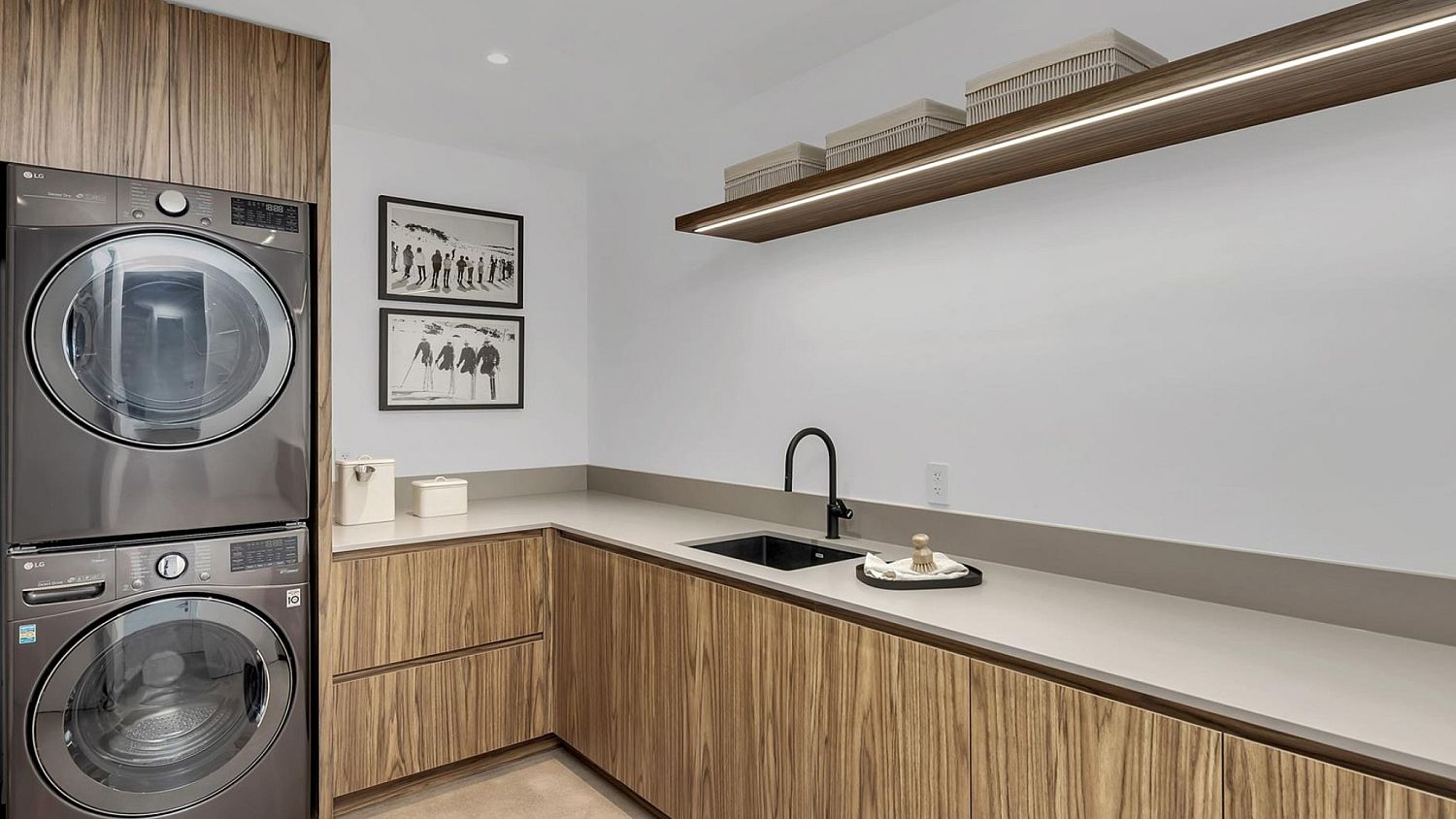 3565 Falcon Crescent