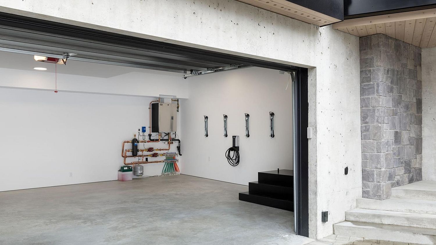 3565 Falcon Crescent