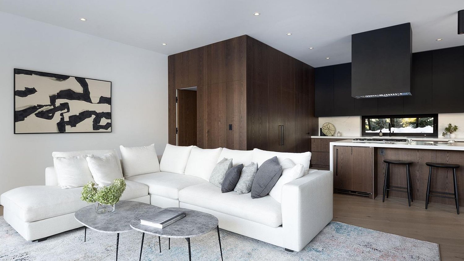 3565 Falcon Crescent