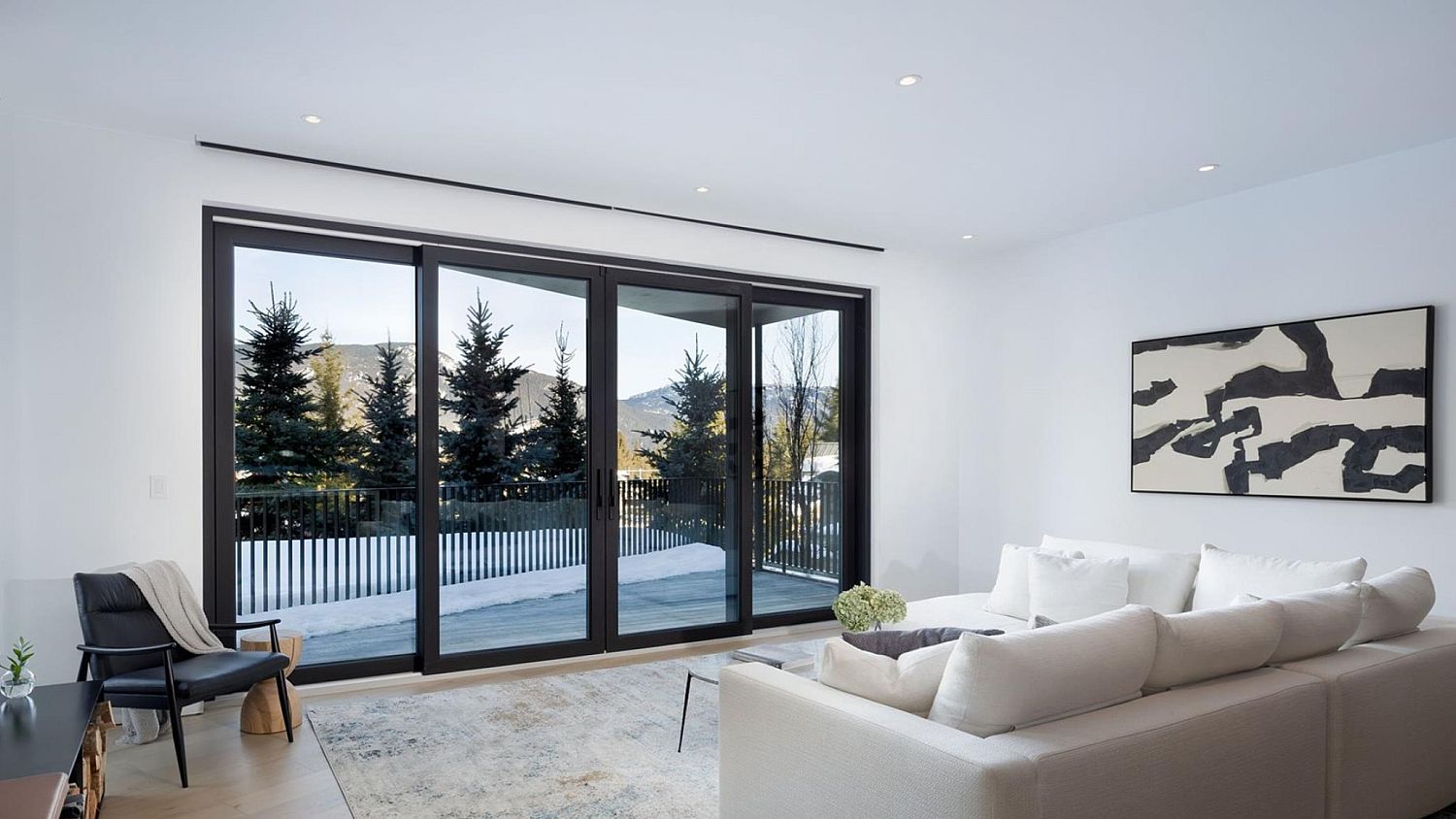 3565 Falcon Crescent