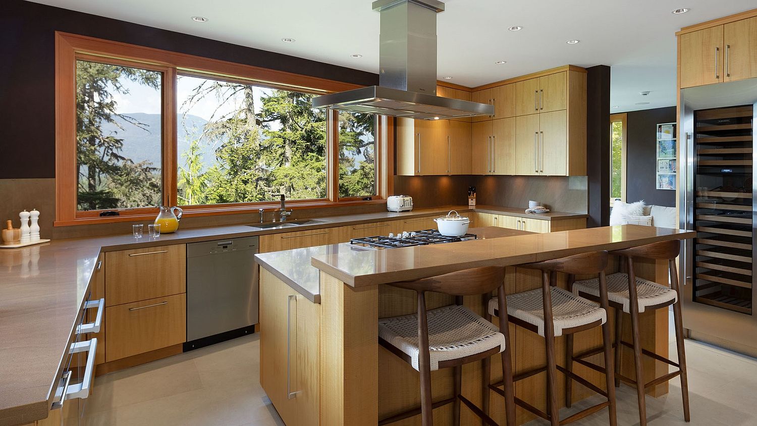 3855 Sunridge Court