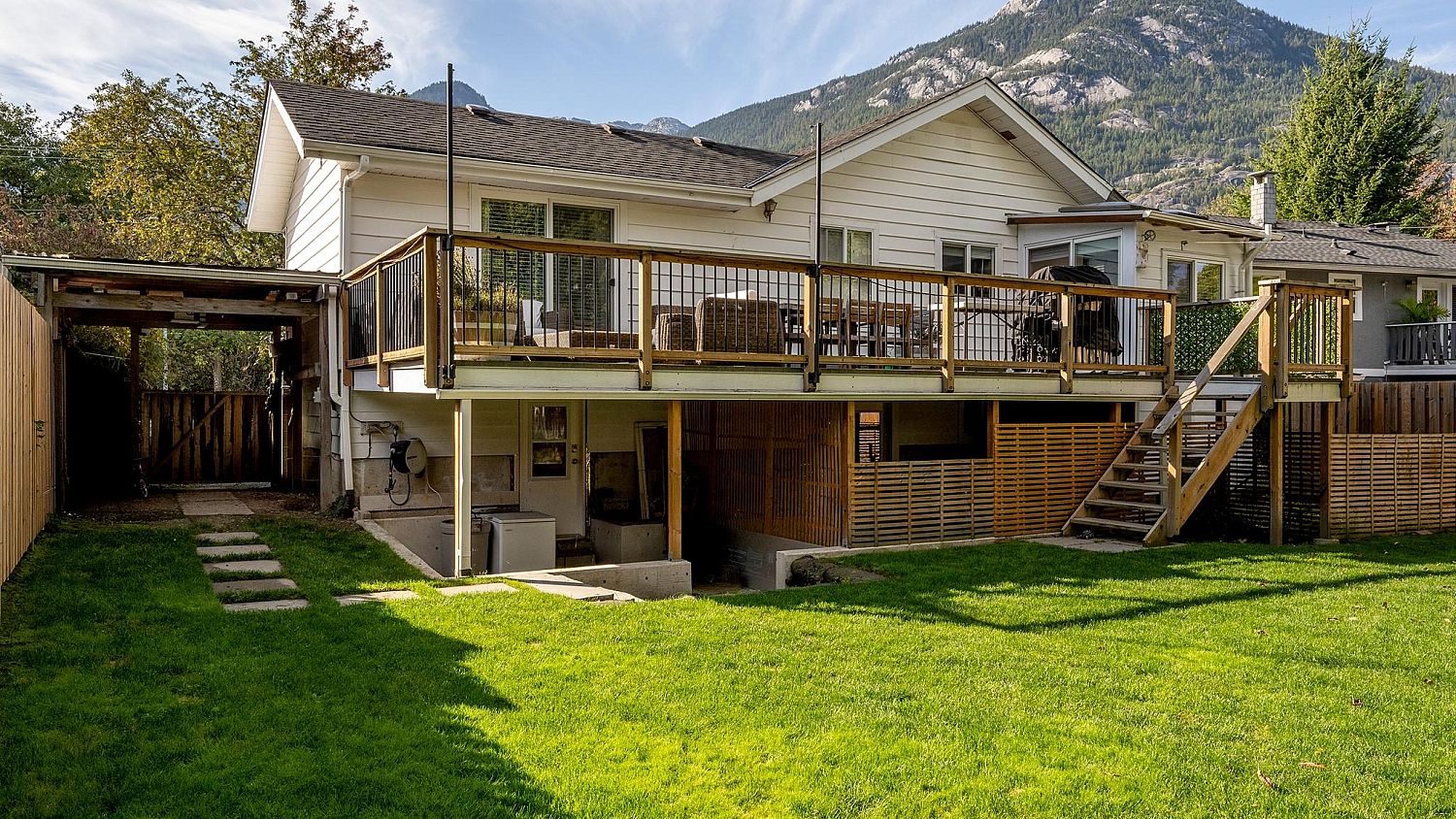 38876 Buckley Avenue, Squamish