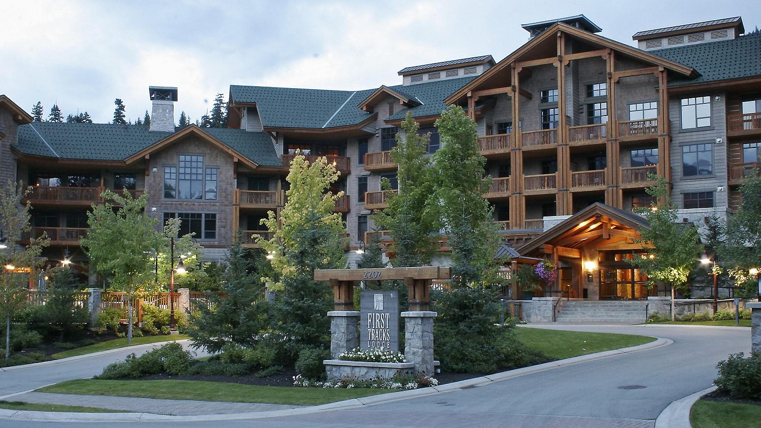 416 First Tracks Lodge