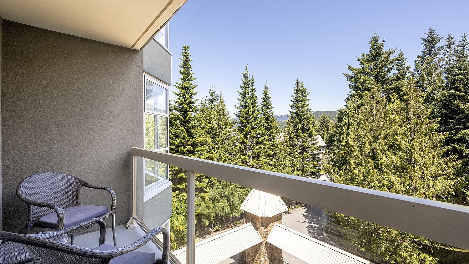 501 Woodrun Lodge