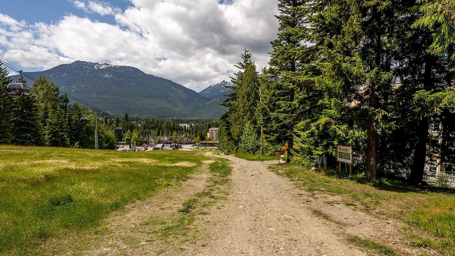 501 Woodrun Lodge
