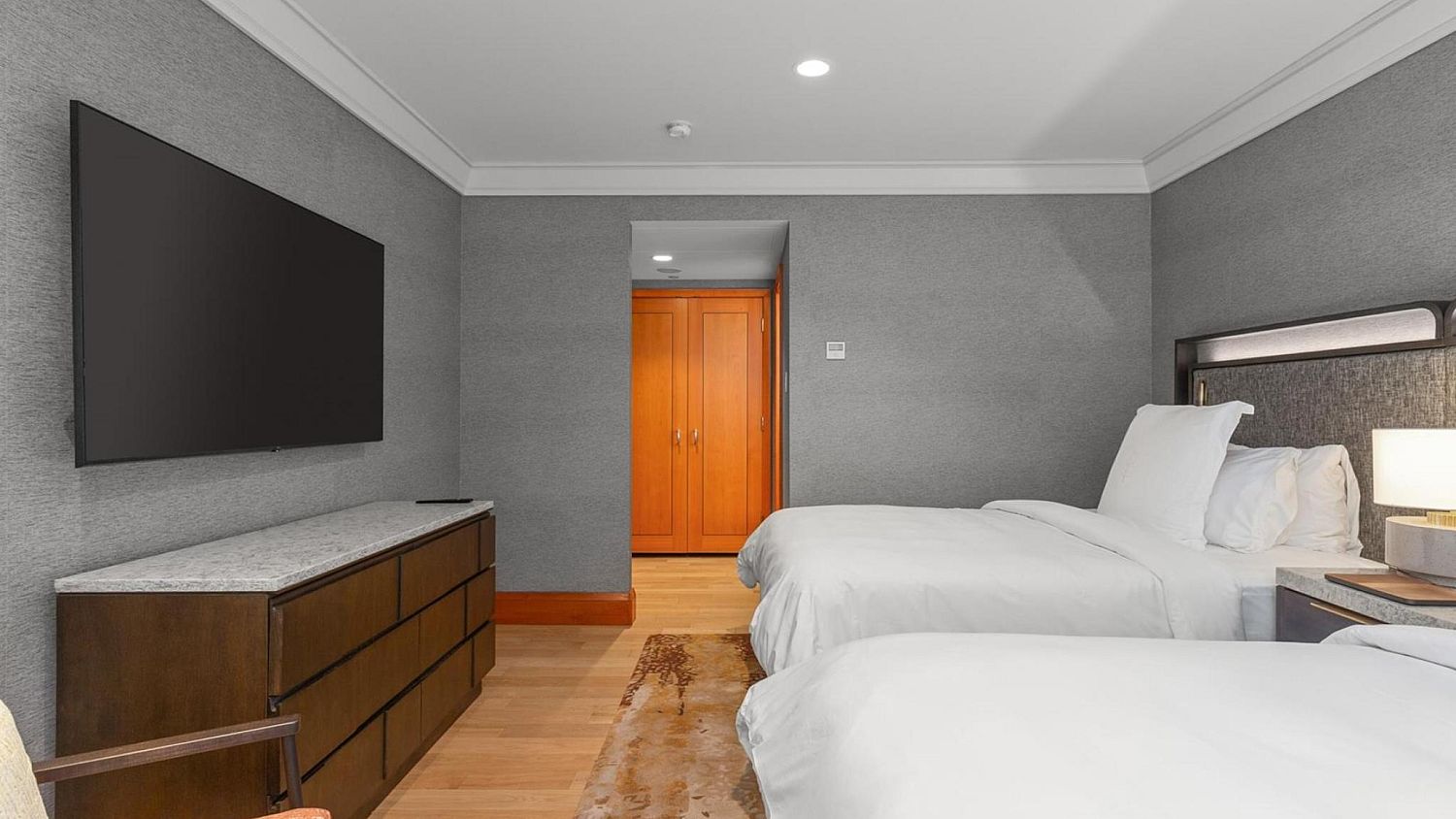 52 Four Seasons Private Residences
