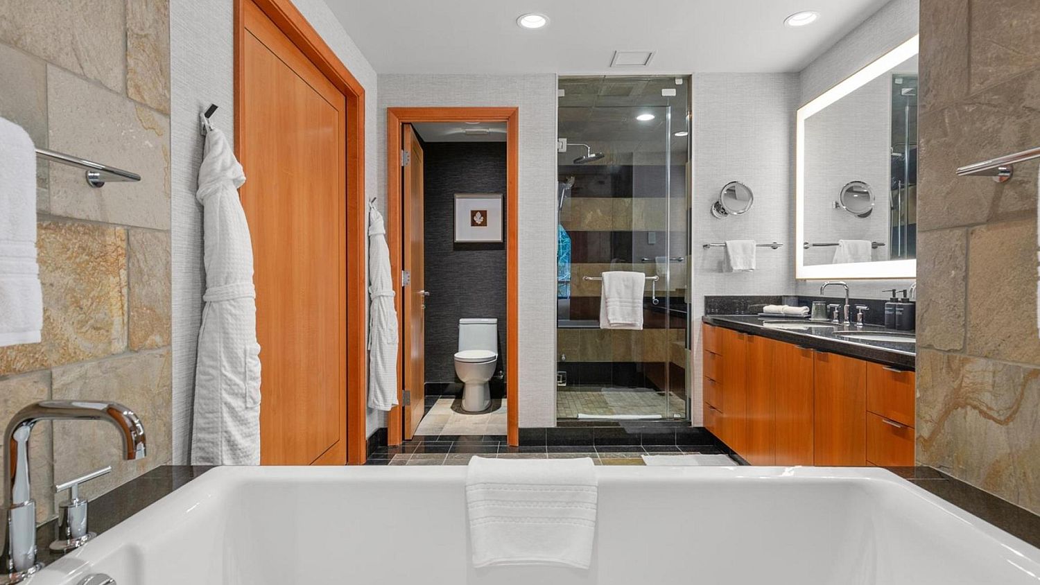 52 Four Seasons Private Residences