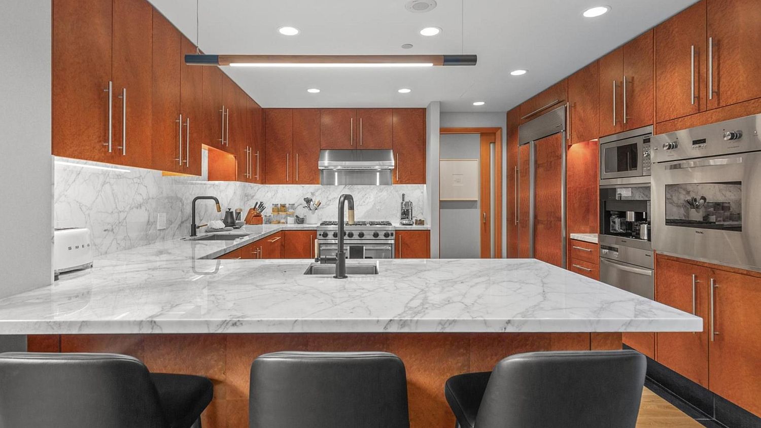 52 Four Seasons Private Residences