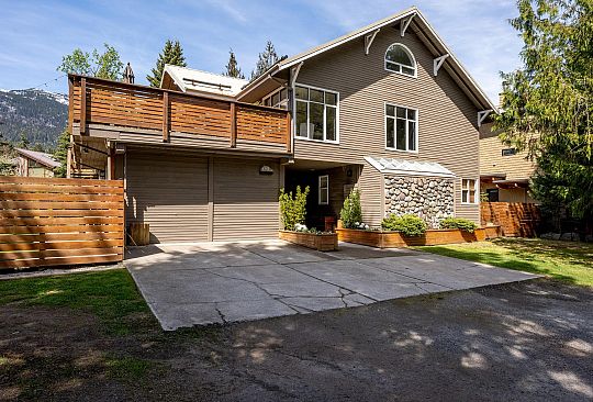 6343 Easy Street Whistler BC Canada