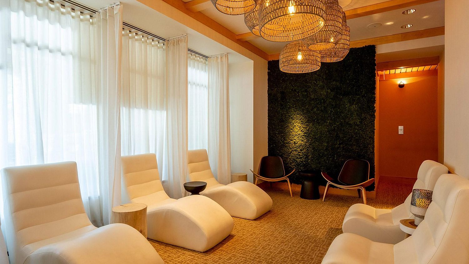 725 Four Seasons Resort