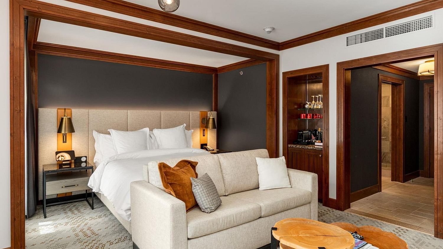 725 Four Seasons Resort