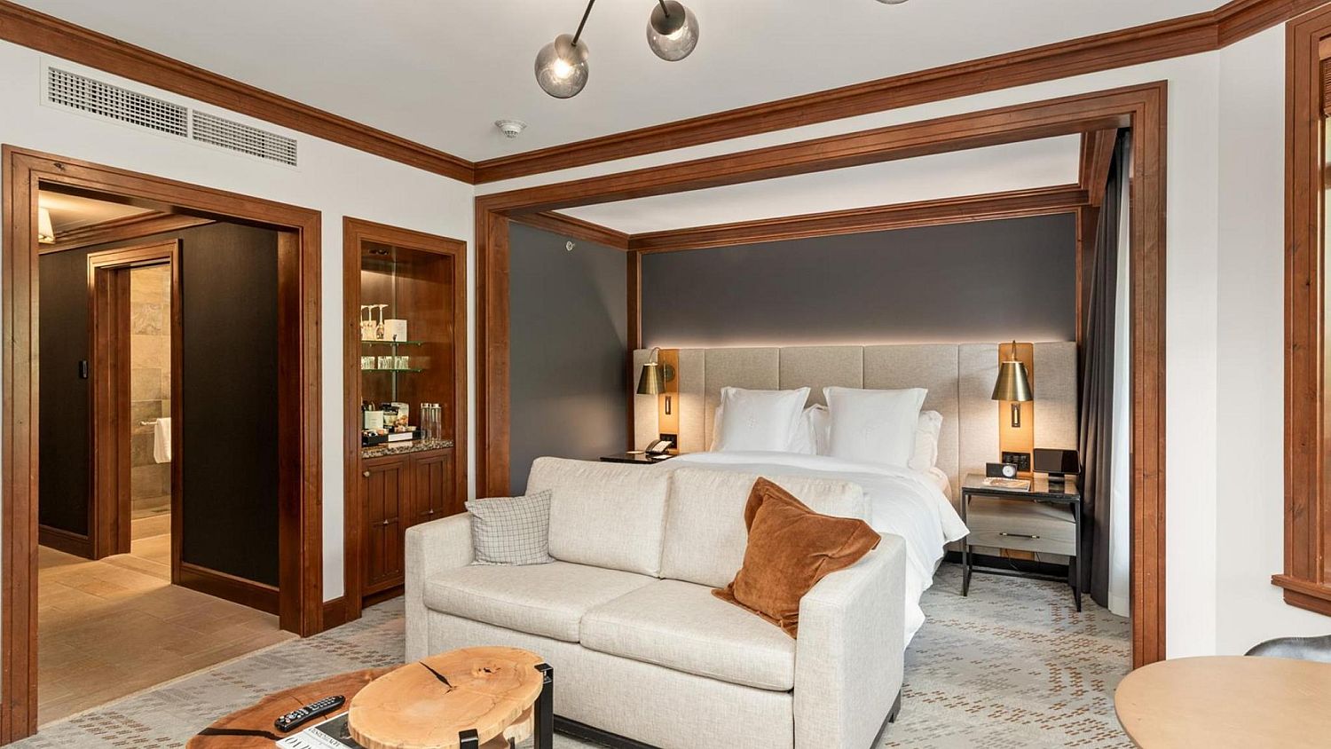 728 Four Seasons Resort