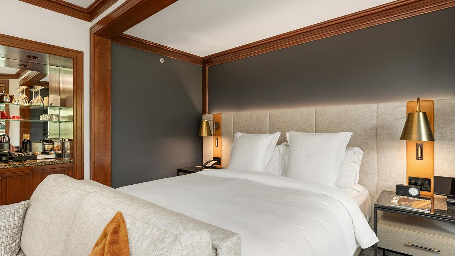 728 Four Seasons Resort
