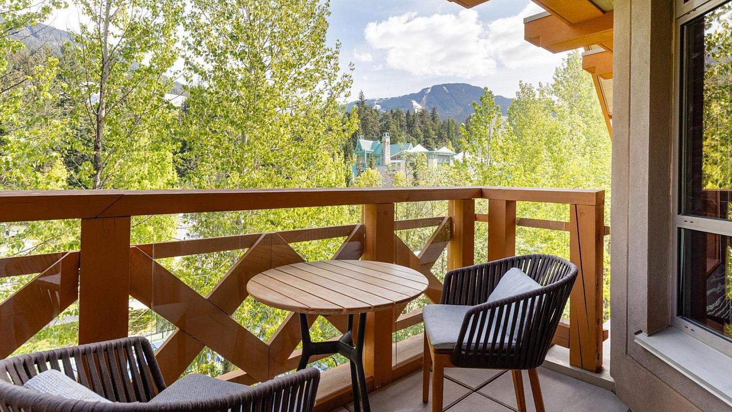 728 Four Seasons Resort