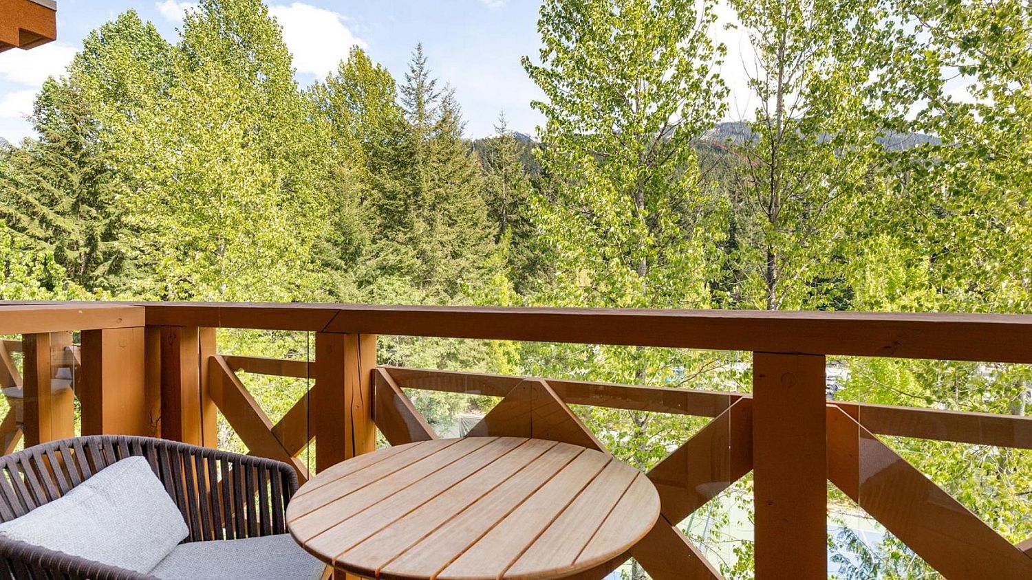 728 Four Seasons Resort