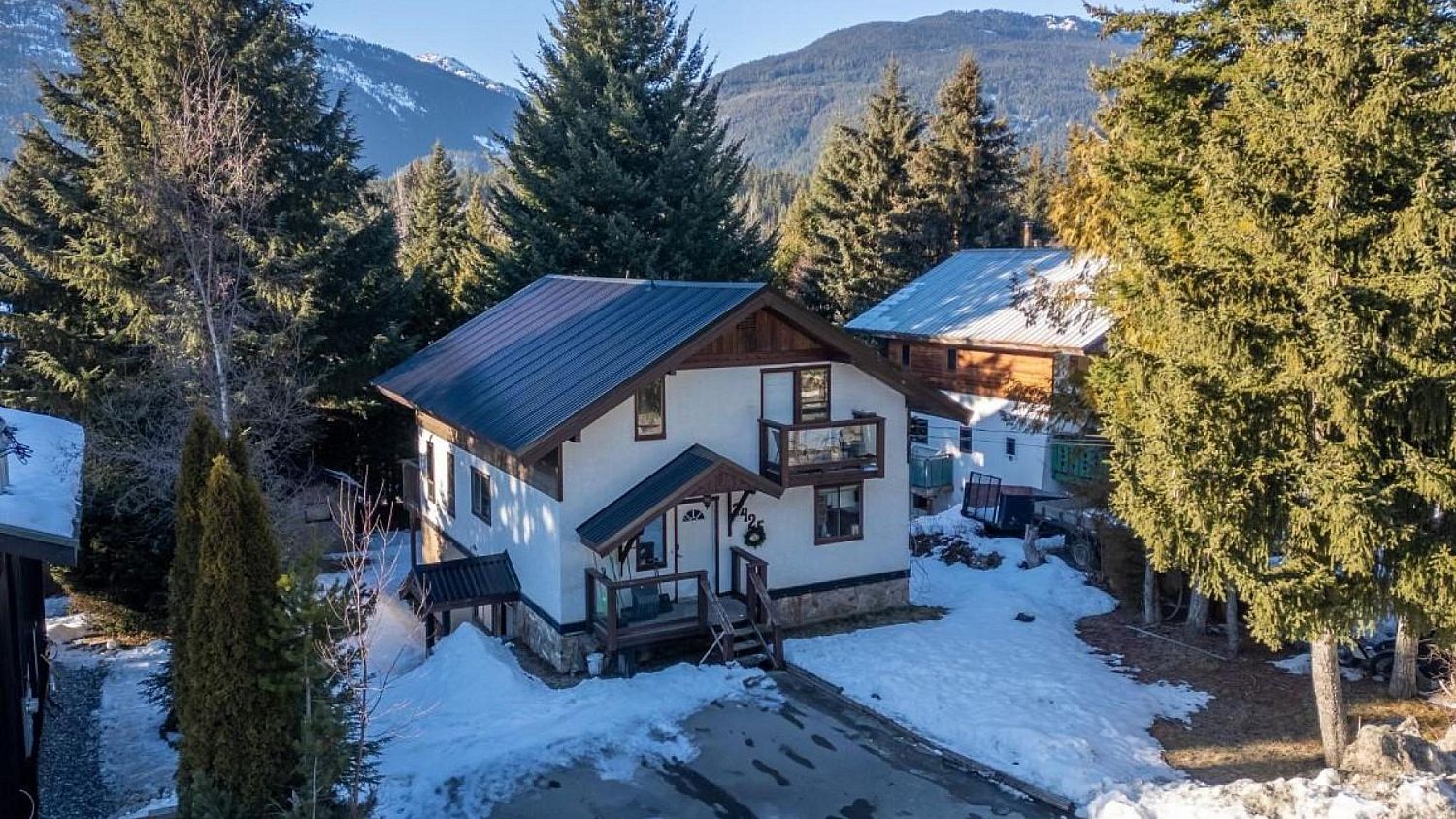 7425 Ambassador Crescent