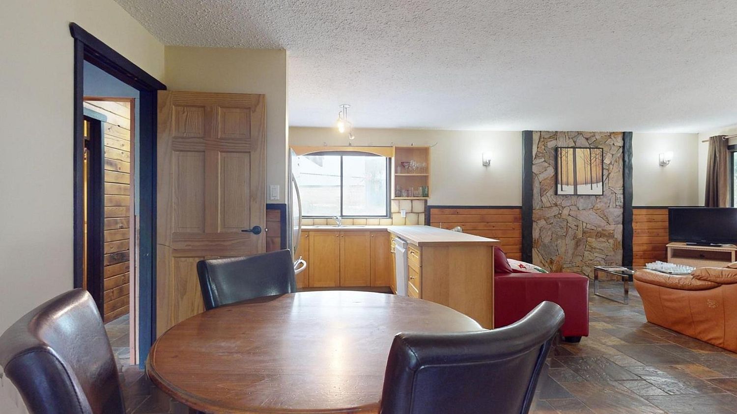 7425 Ambassador Crescent