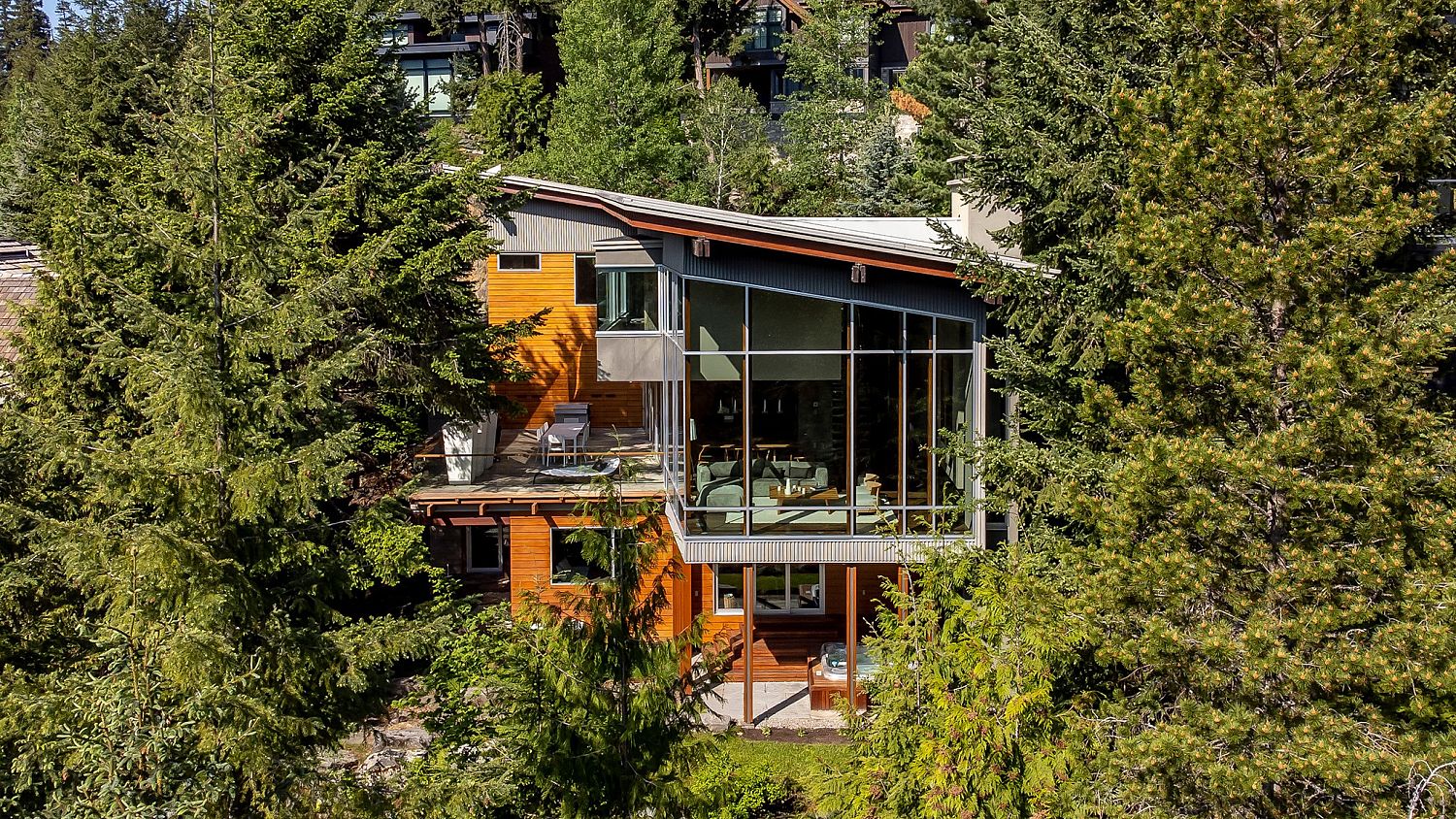 7452 Treetop Lane