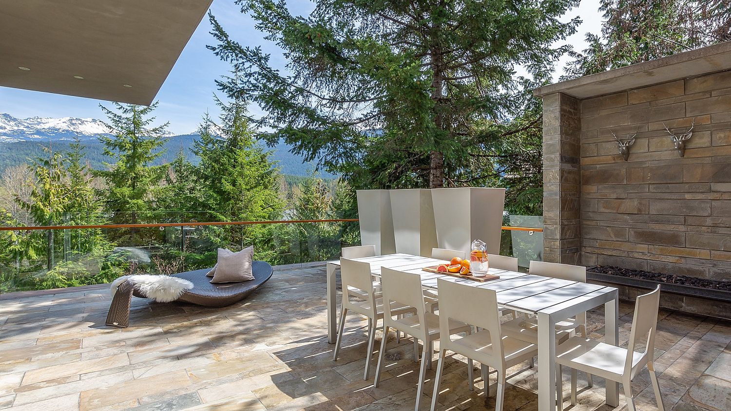 7452 Treetop Lane